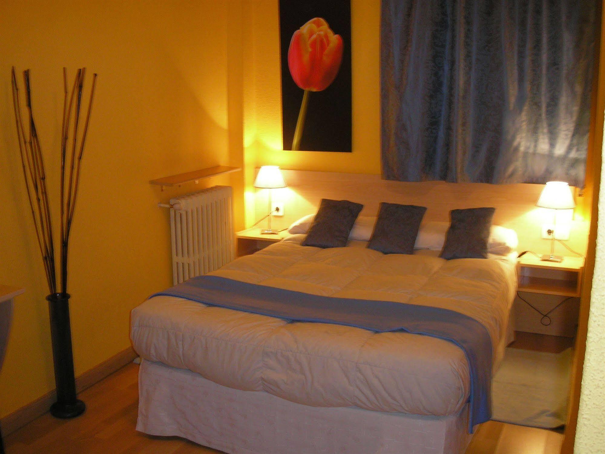 Hostal Mindanao Salamanca Esterno foto